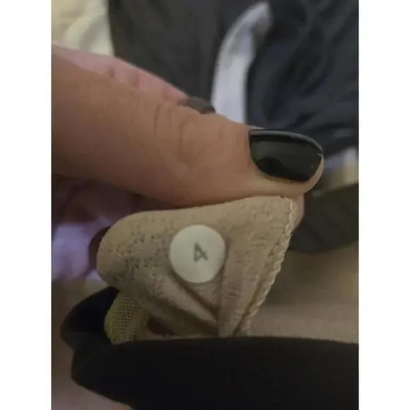 Lululemon Women's dark gray Strappy Back Tank Top with Built-in Bra - Picture 4 of 4